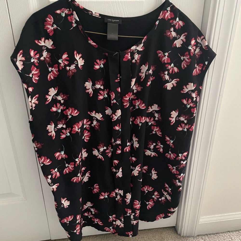 Ann Taylor top size XL